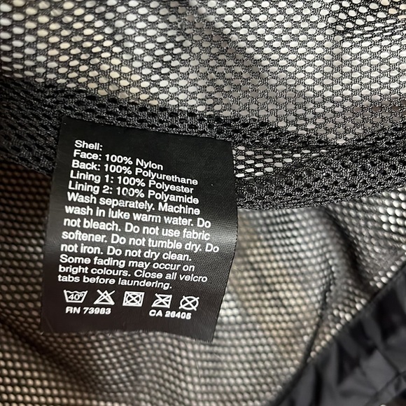 HELLY Hanson windbreaker, size large - Picture 4 of 7